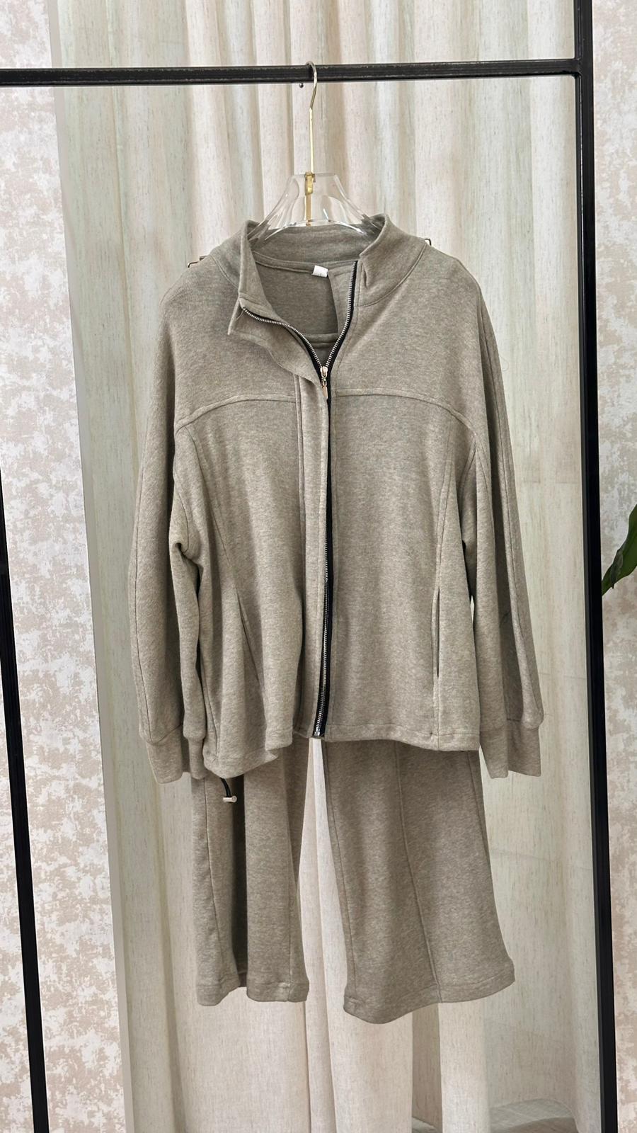 بدلة نسائي رياضية