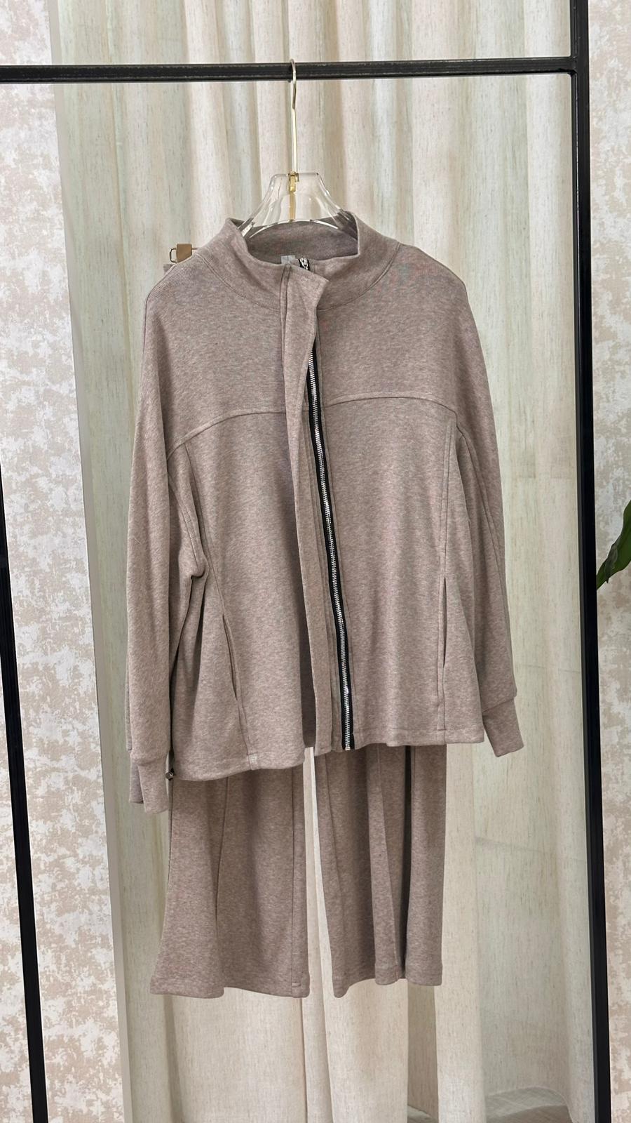 بدلة نسائي رياضية