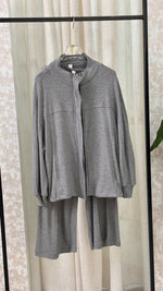 بدلة نسائي رياضية