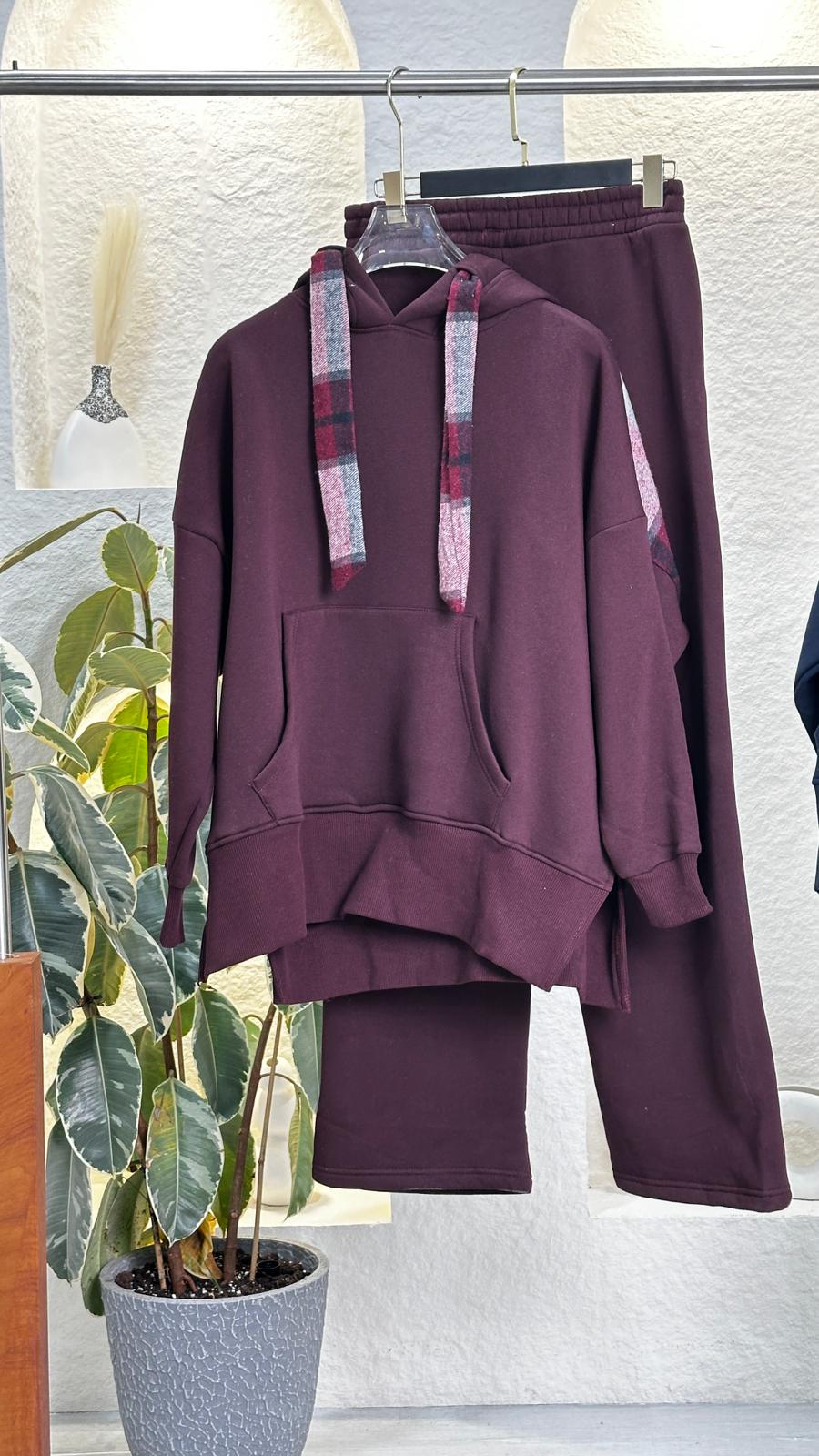 بدلة نسائي كبوس