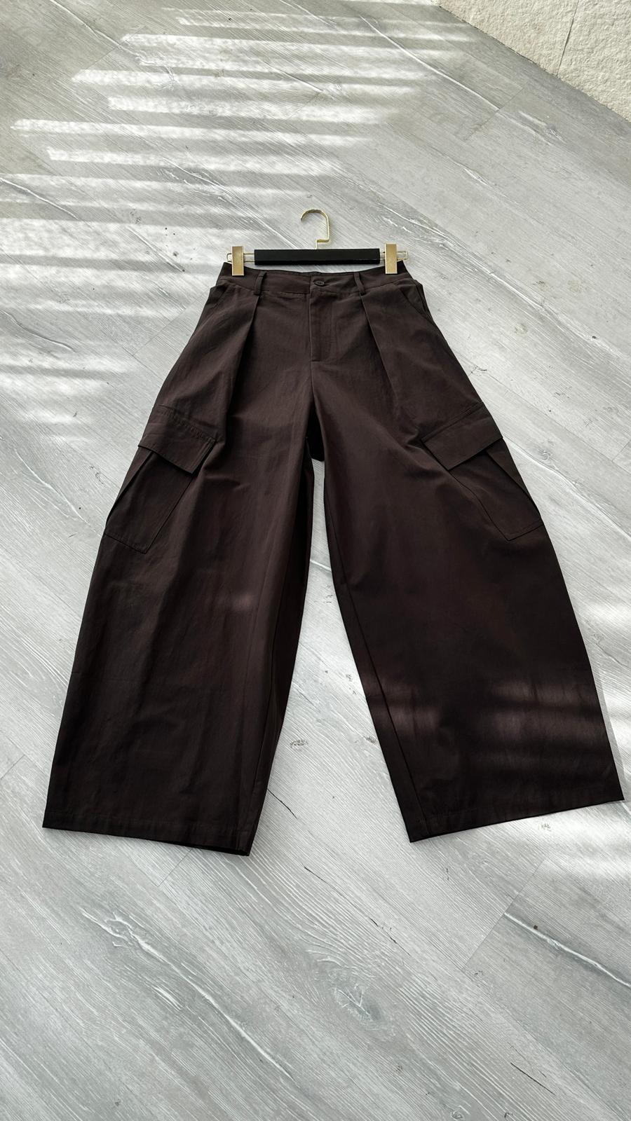 بنطلون نسائي واسع