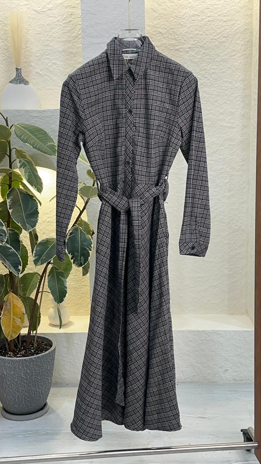 فستان نسائي