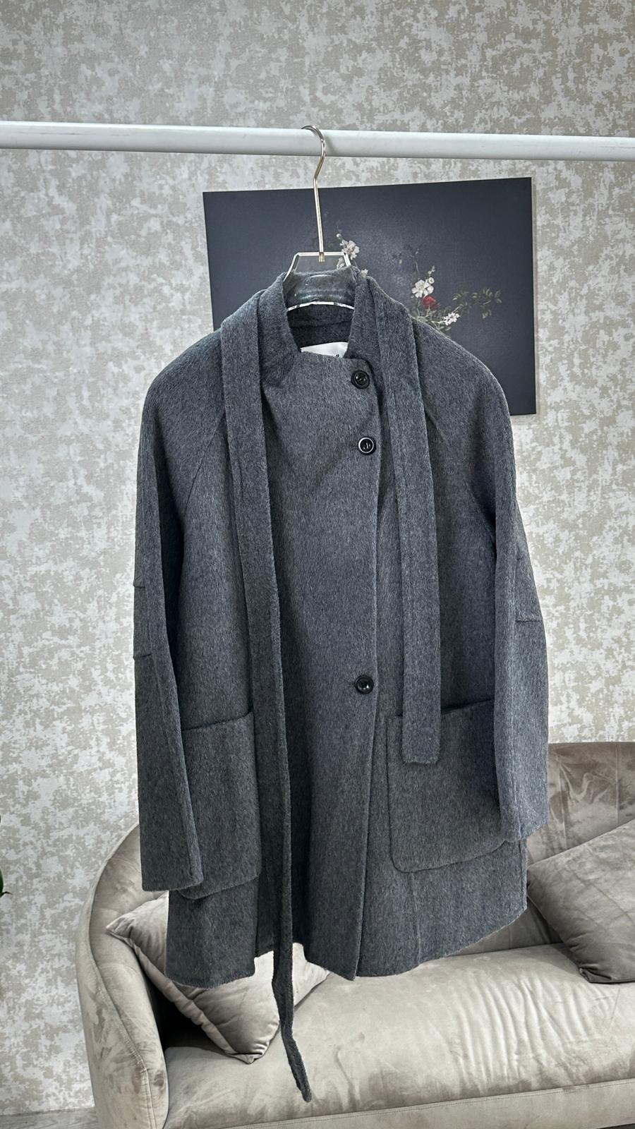 جاكيت نسائي قصير