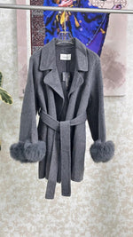 جاكيت نسائي قصير