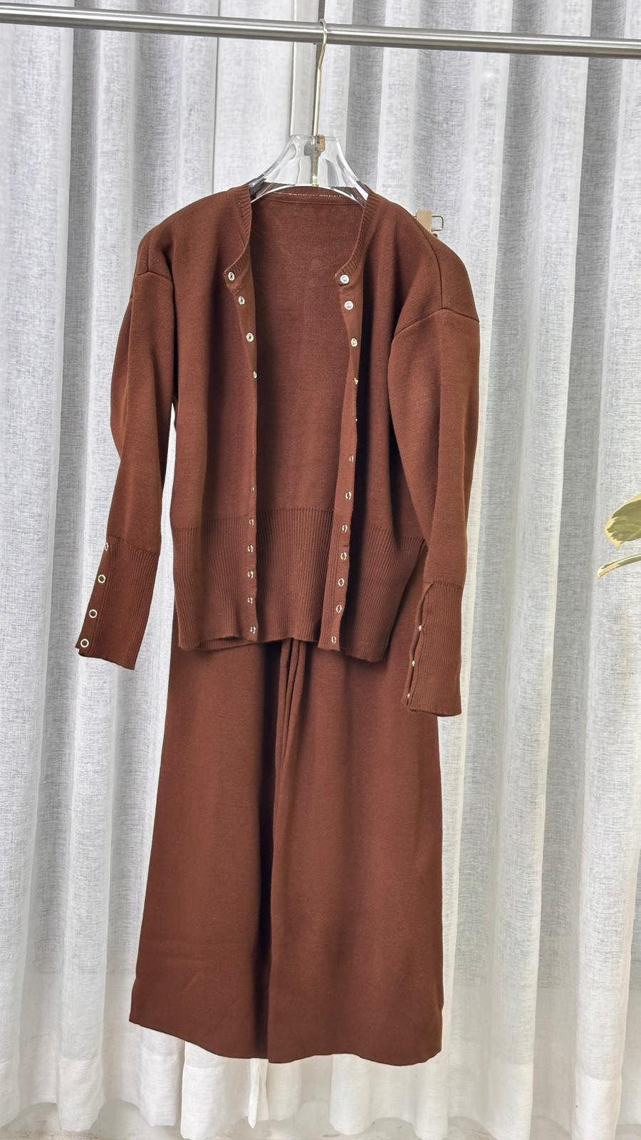 بدلة نسائي ازرار