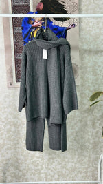 بدلة نسائي سكارف