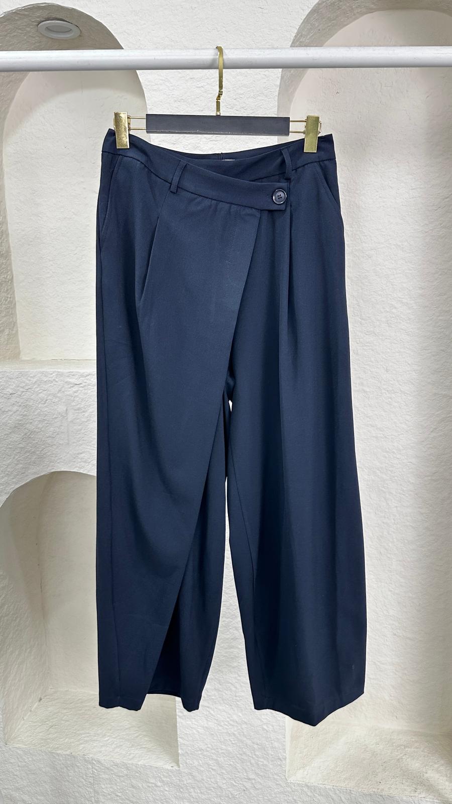 بنطلون نسائي