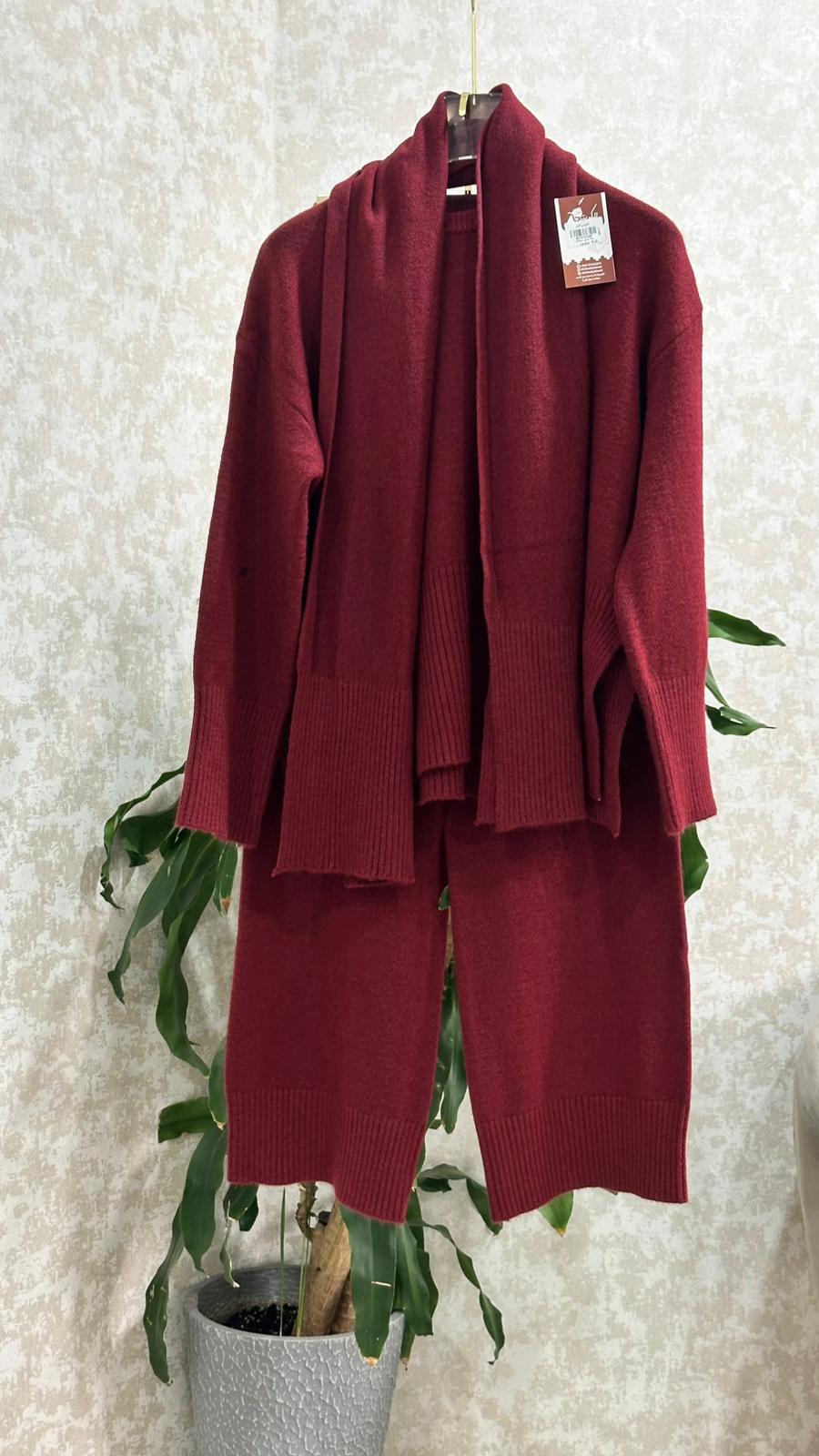 بدلة نسائي اسكارف