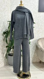 بدلة نسائي اسكارف