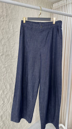 بنطلون نسائي