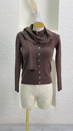 بلوزة نسائي مع اسكارف