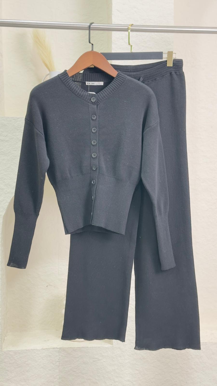 بدلة نسائي ازرار