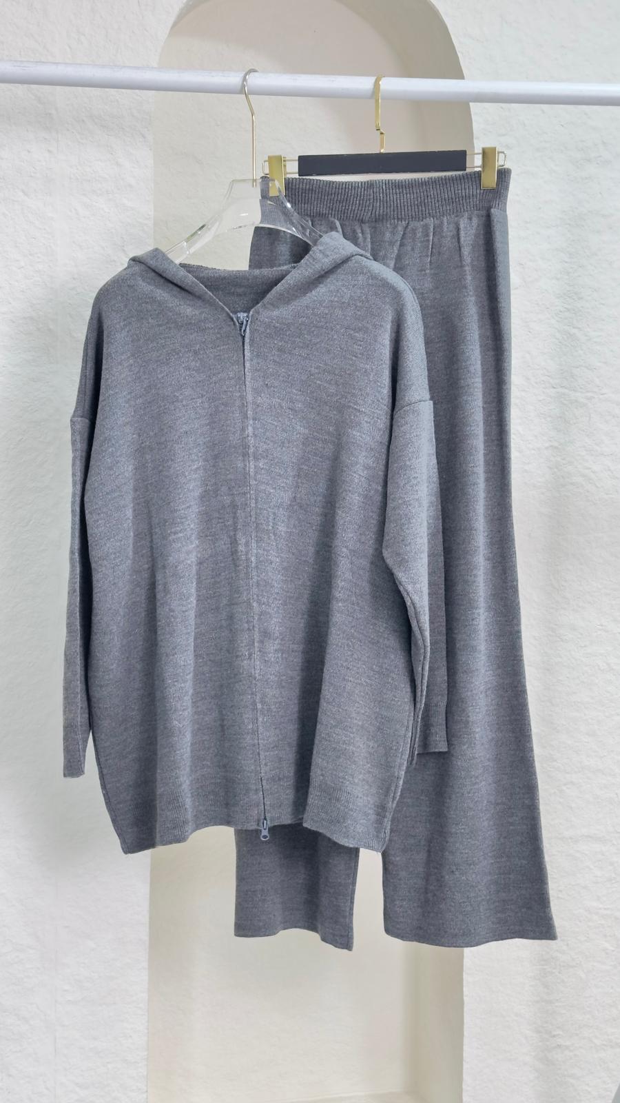 بدلة نسائي كبوس سحاب