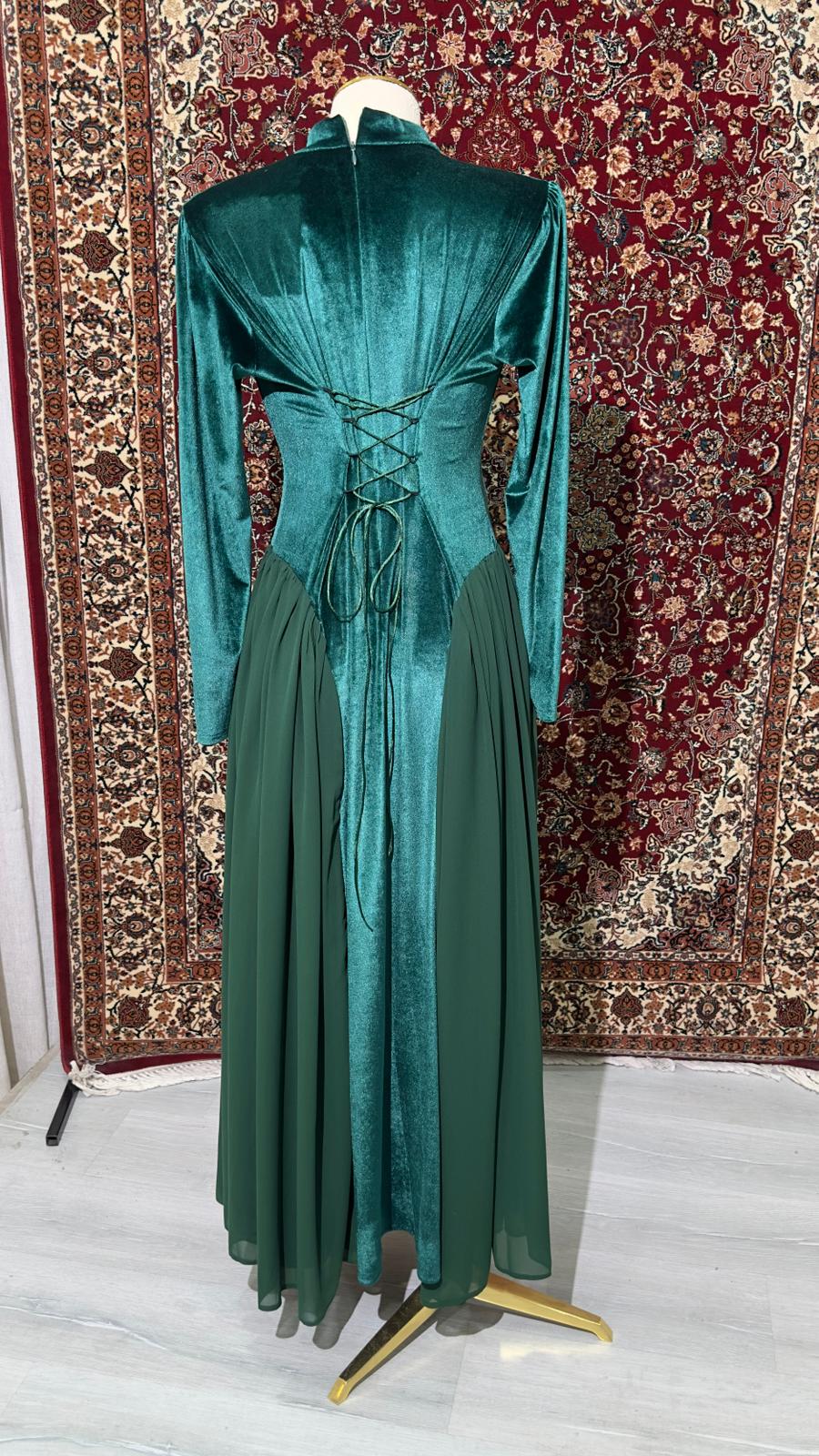 فستان نسائي مخمل