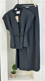 بدلة نسائي من غير اكمام