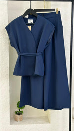 بدلة نسائي من غير اكمام