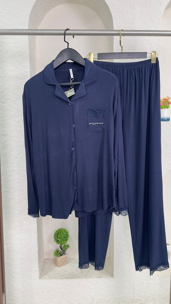 بيجامة نسائي