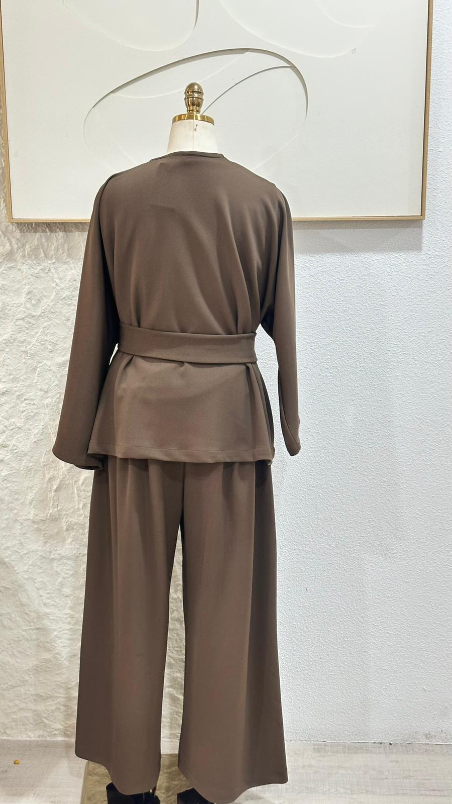 بدلة نسائي