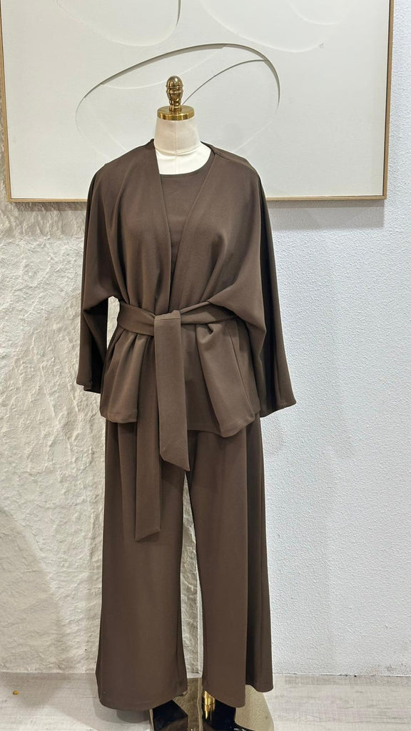 بدلة نسائي