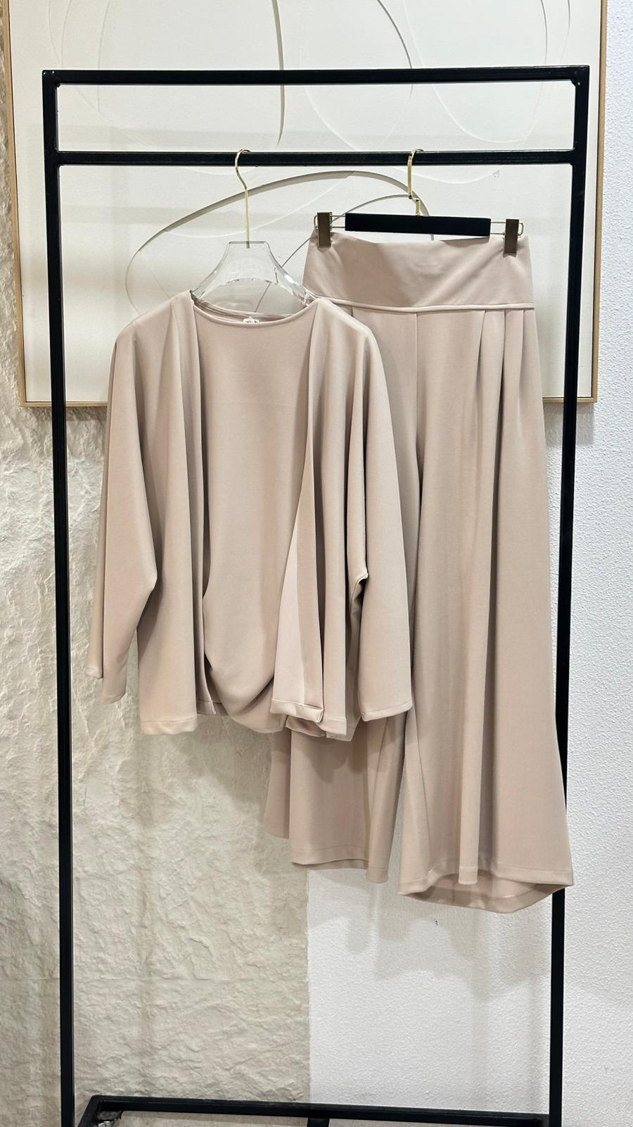 بدلة نسائي