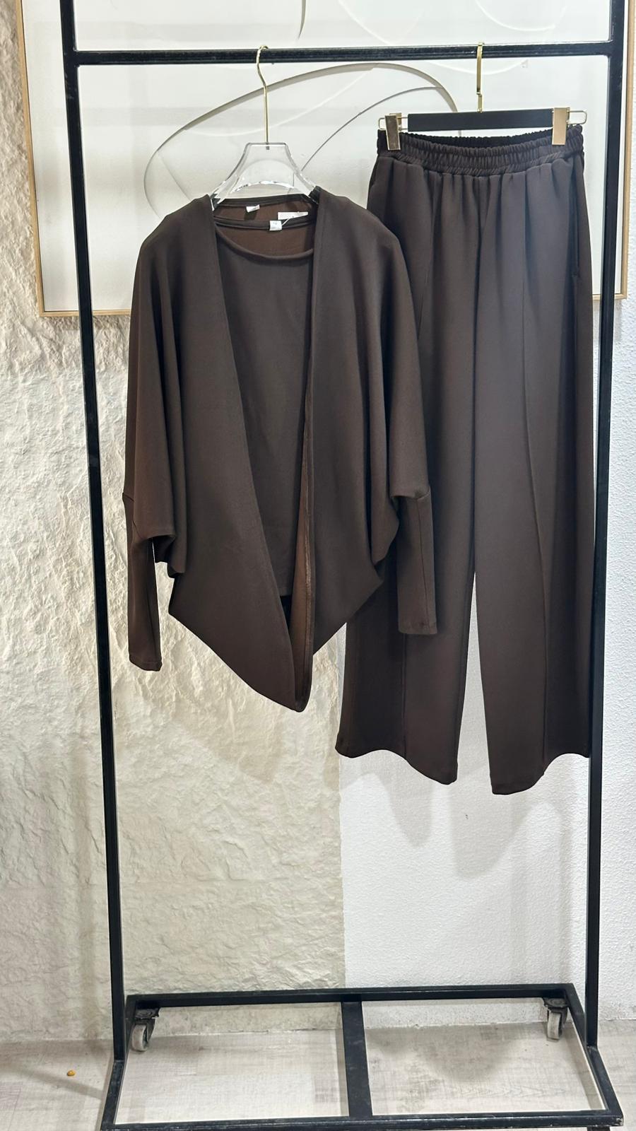 بدلة نسائي