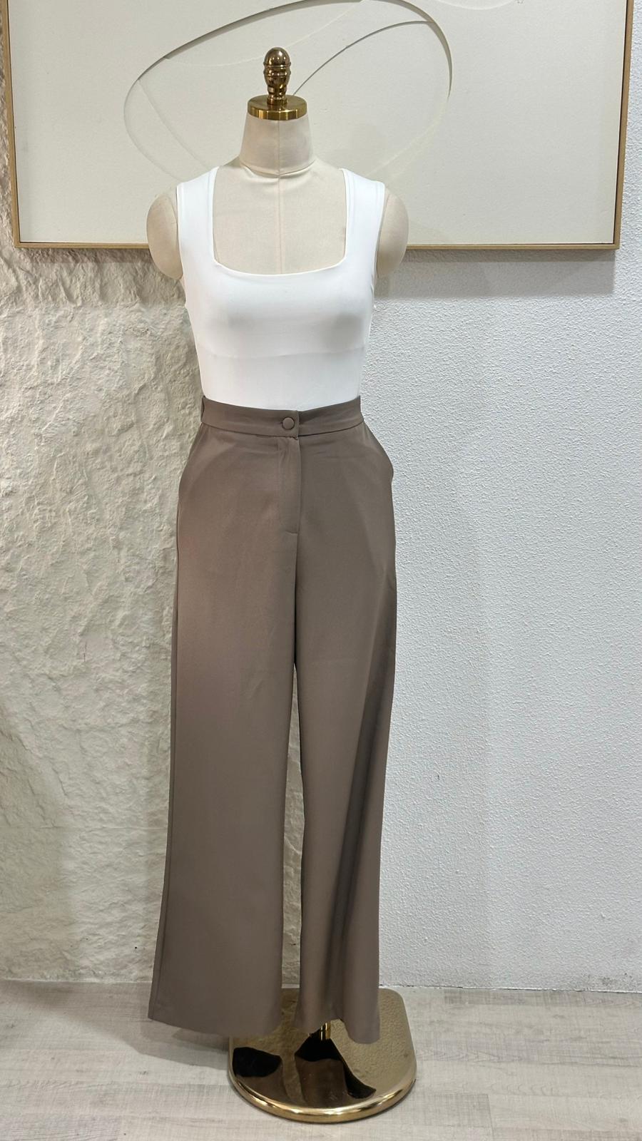 بدلة نسائي