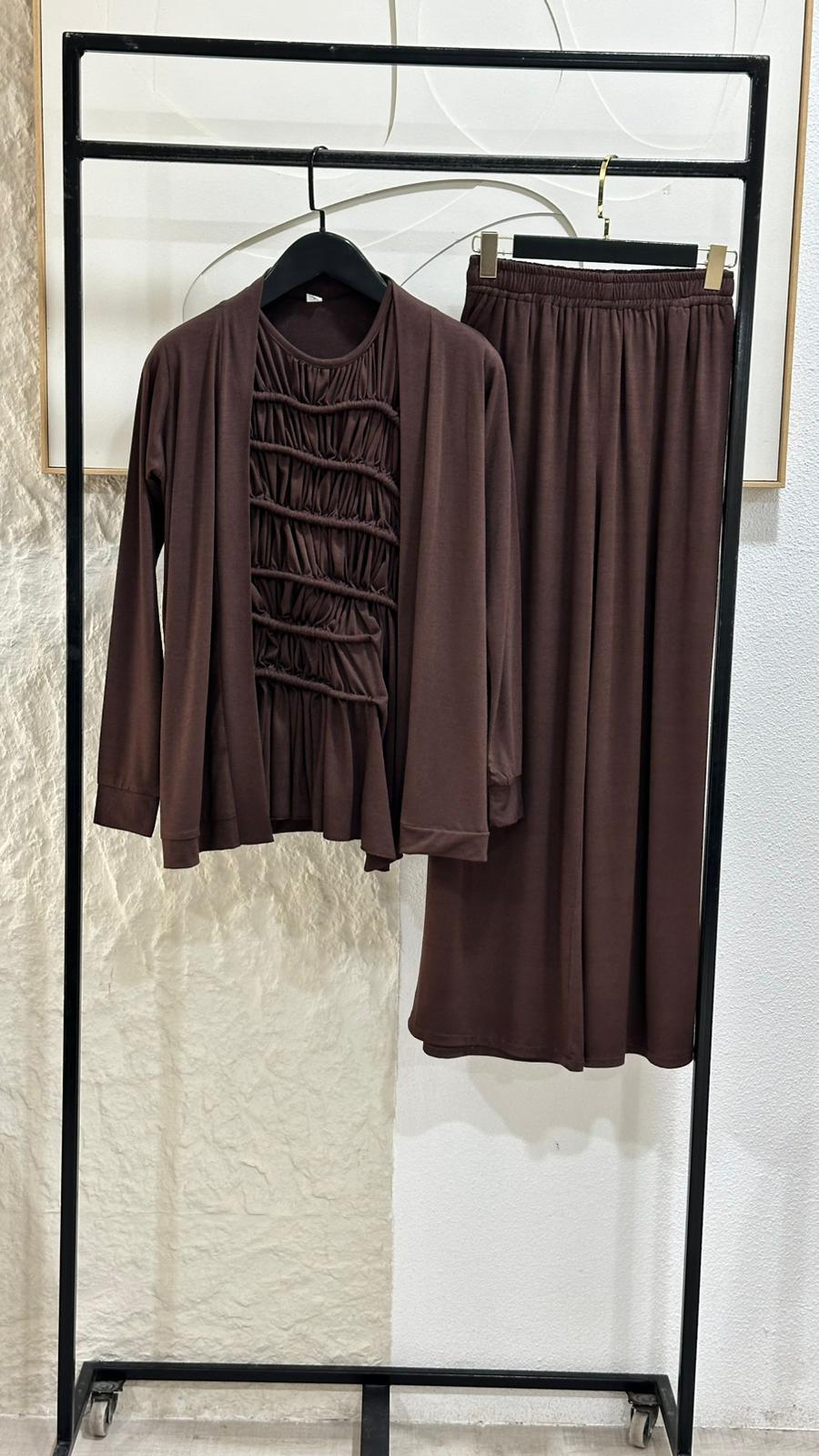 بدلة نسائي