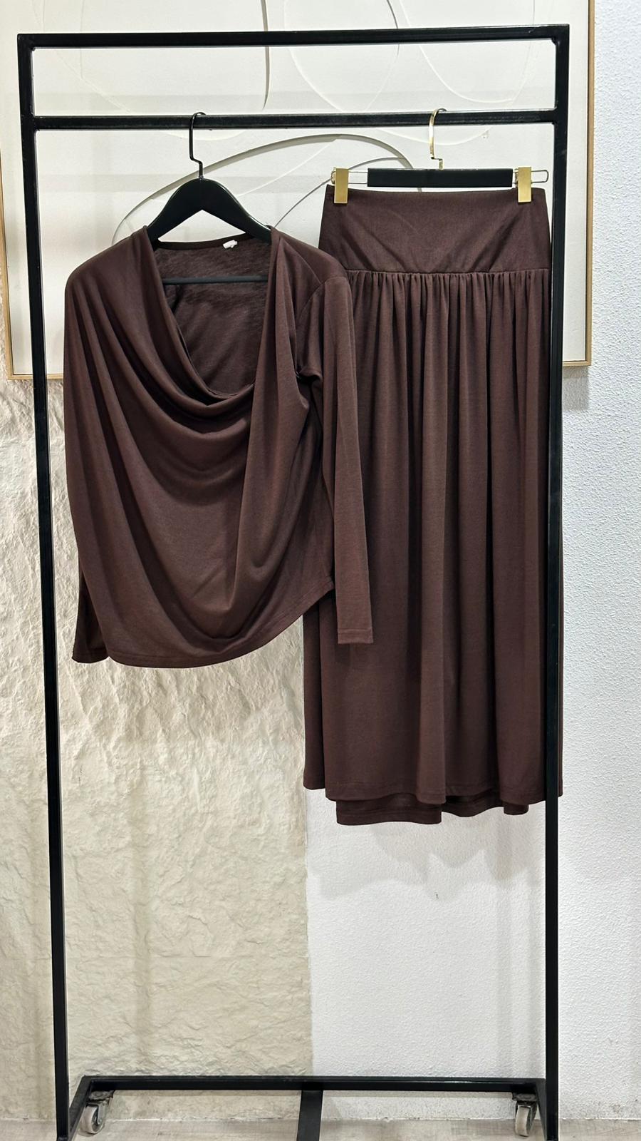 بدلة تنورة نسائي