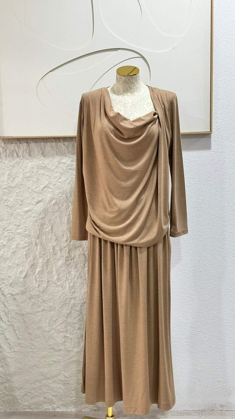 بدلة تنورة نسائي