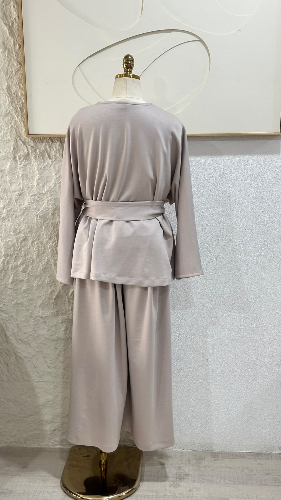 بدلة نسائي