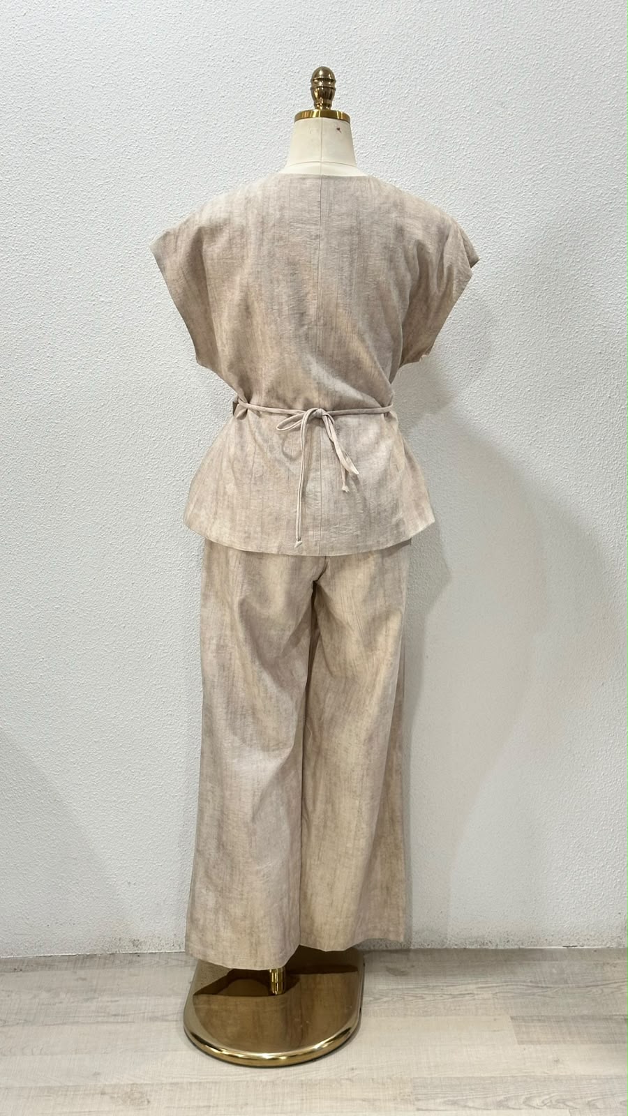 بدلة نسائي