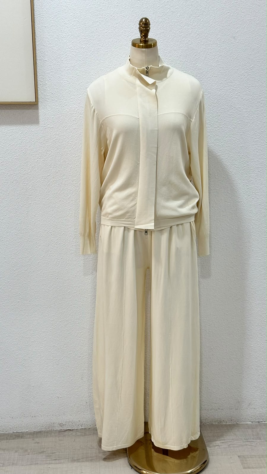 بدلة نسائي 3 ق