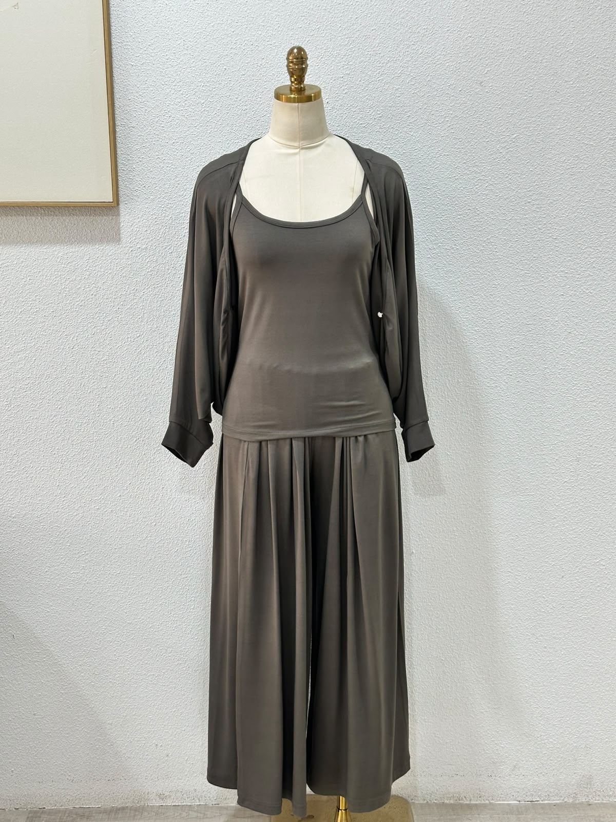 بدلة نسائي