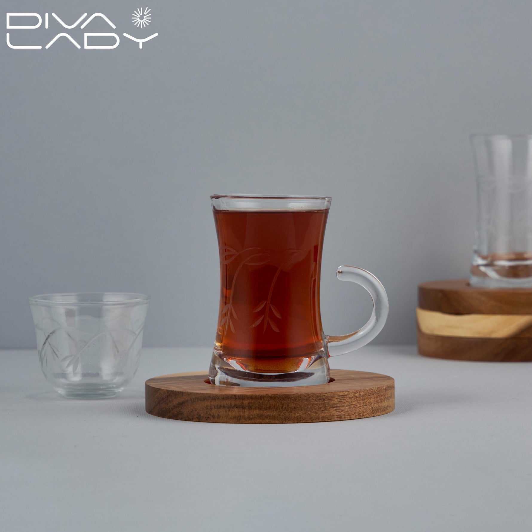 طقم استكانه وفنجان زجاجية