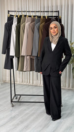 بدلة نسائى بقصة انثوية