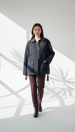 جاكيت نسائي قصير عريض