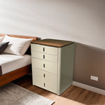 طاولة زينة مع مرآة مضيئة