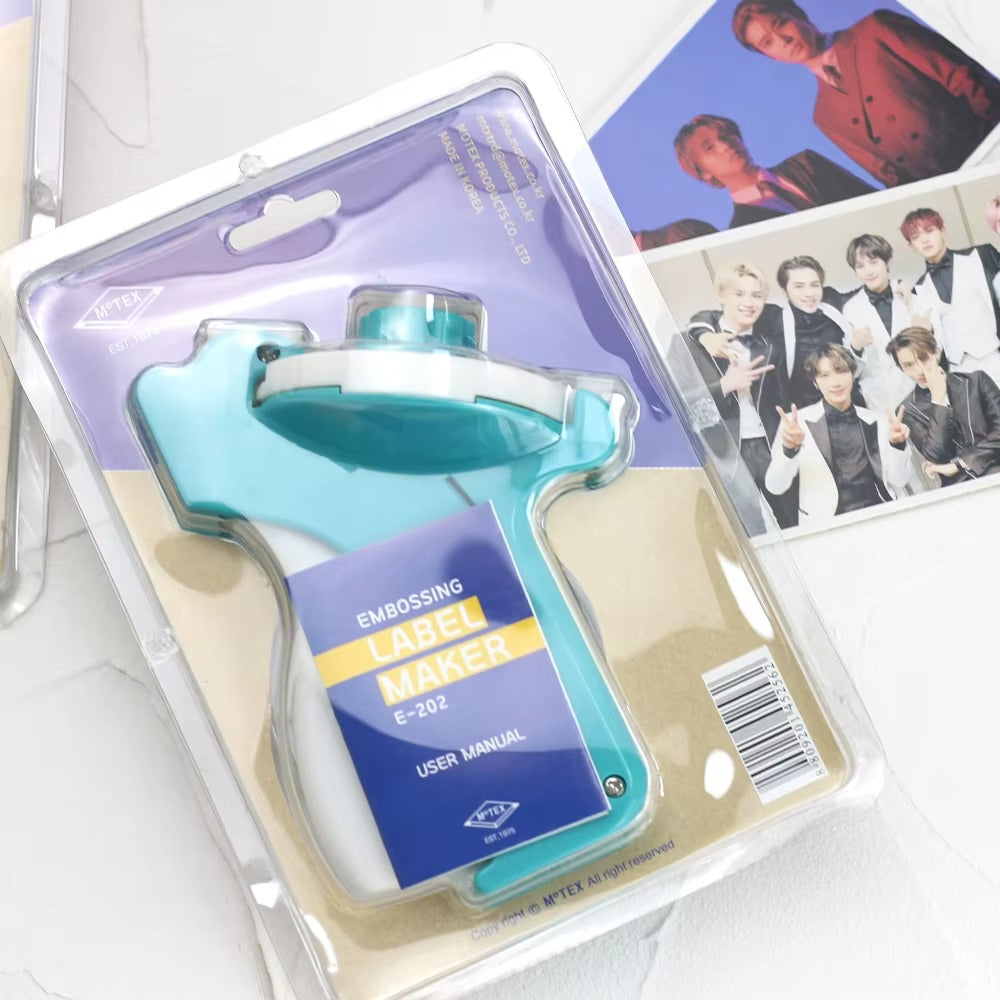 طابعة يدوية بالأحرف الصغيرة