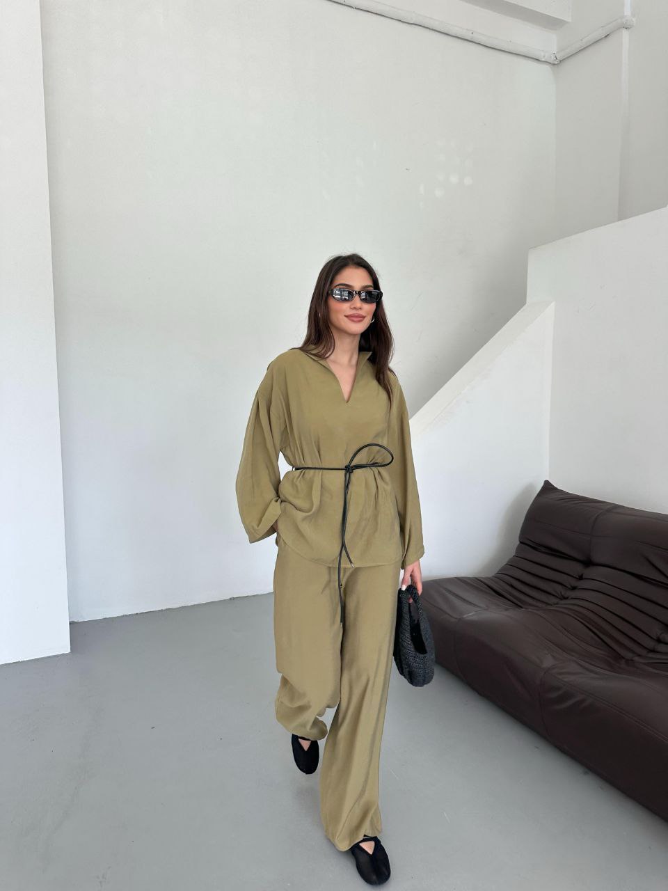 بدلة نسائي مزموم الخصر