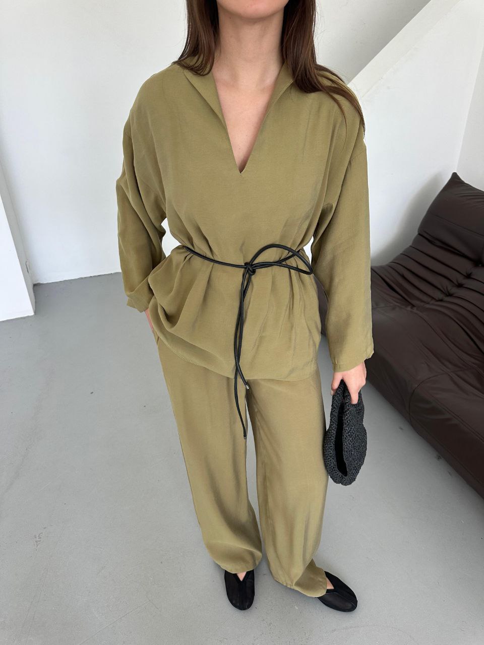 بدلة نسائي مزموم الخصر