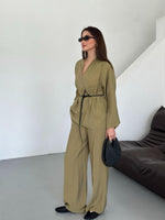 بدلة نسائي مزموم الخصر