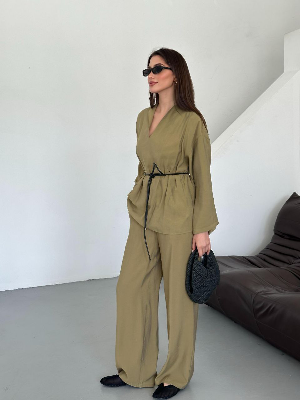 بدلة نسائي مزموم الخصر