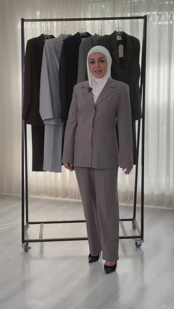 بدلة نسائي بياقة ٧