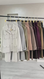 بدلة نسائي بجيوب كبيرة