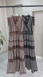 فستان نسائي مطرز