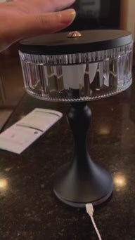 مصباح طاولة لاسلكي قابل لإعادة الشحن