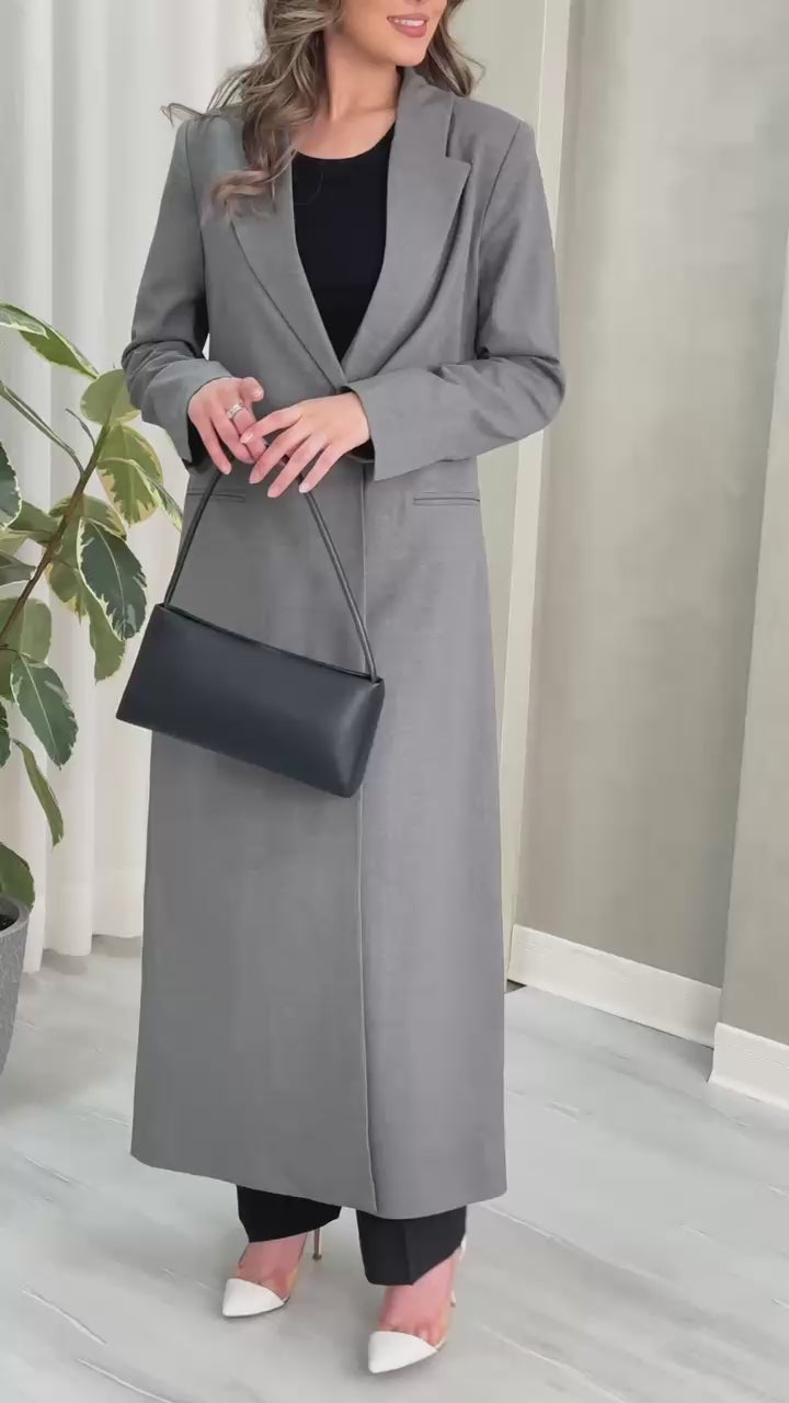 جاكيت نسائي مع زر