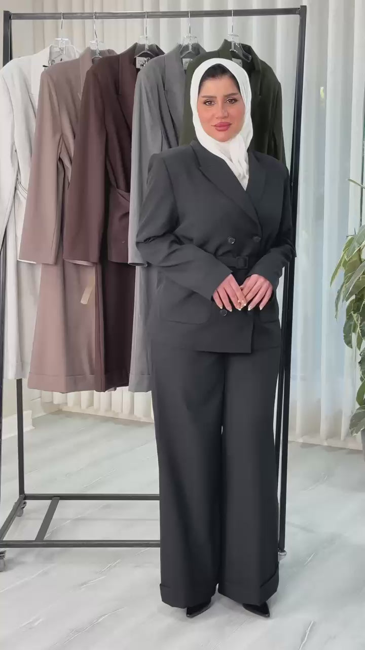 بدلة نسائي باربع ازرار