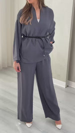 بدلة نسائي مزموم الخصر