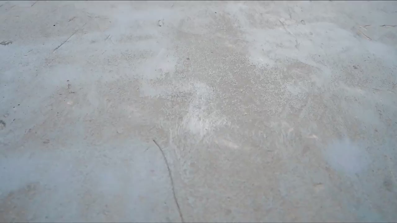 سيارة حيلة زاحفة بعجلات متفجرة